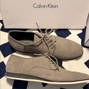 Calvin Klein Men's Beige Suede Oxfords size 9.5